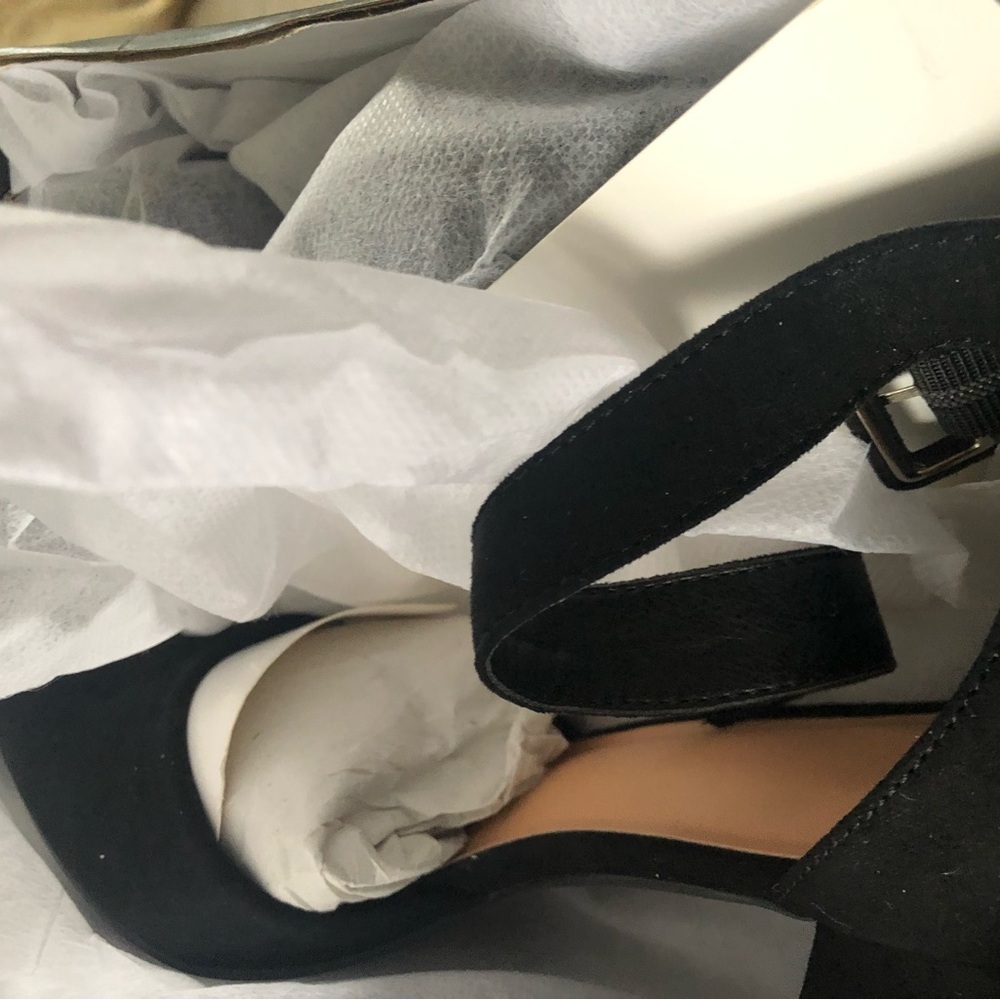 mysoft Women's Pointed Toe Low Chunky Heels Closed Toe Ankle Strap Dress Pump
